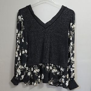 Floral Black and White Women's Top Maueices